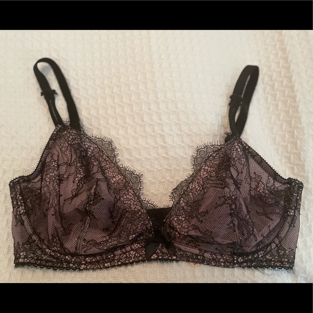 Victoria’s Secret lace bra NWT